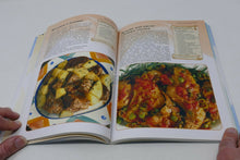Carica l&#39;immagine nel visualizzatore di Gallery, Libro Cucina Siciliana ©2008 GMC in Lingua Russa