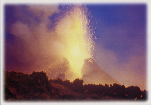 Cartolina Etna in Eruzione "Ultima Eruzione" (50206/C) Kina Italia