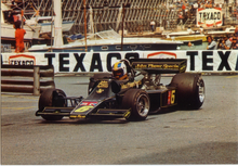 Carica l&#39;immagine nel visualizzatore di Gallery, Cartolina Auto Formula 1 - Lotus n°6 (F/596) Fotocelere s.r.l. Milano Anni &#39;80