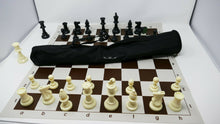 Carica l&#39;immagine nel visualizzatore di Gallery, Astuccio con scacchi e scacchiera