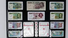 Carica l&#39;immagine nel visualizzatore di Gallery, Scatola Set Poker Italcards con Fiches in Lire e carte da poker Pierre Cardin