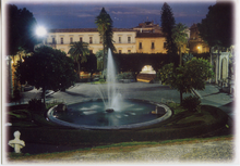 Carica l&#39;immagine nel visualizzatore di Gallery, Cartolina Catania Villa Bellini [Notturno] (49524/C) Kina Italia