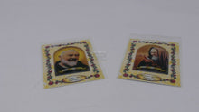 Carica l&#39;immagine nel visualizzatore di Gallery, 5 Immagini Padre Pio in resina su cartoncino - San Pio da Pietrelcina