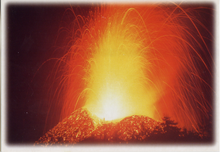 Carica l&#39;immagine nel visualizzatore di Gallery, Cartolina Etna in Eruzione (50204/C) Kina Italia