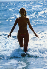 Carica l&#39;immagine nel visualizzatore di Gallery, Cartolina Nudo di Donna al Mare - Kina Italia F/638(8)