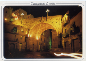 Cartolina Caltagirone di notte [Ponte San Francesco](36414)Kina Italia