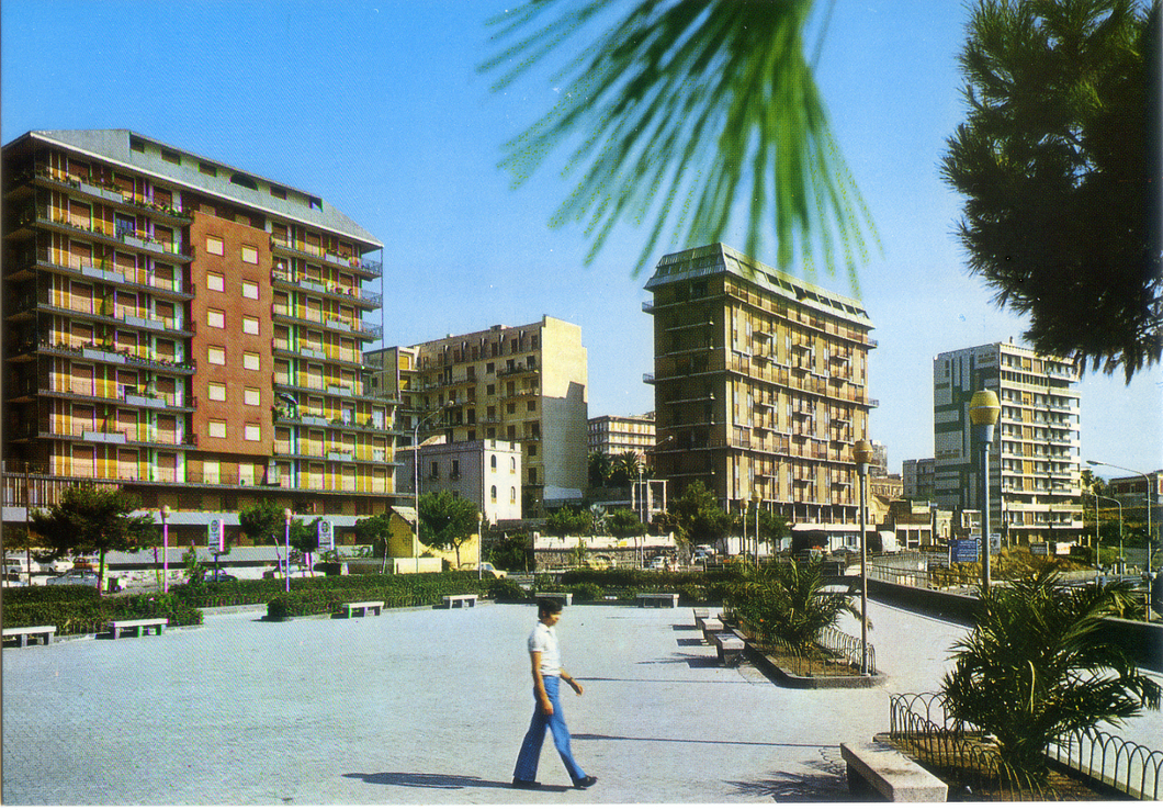 Cartolina Catania Piazza Europa - P. Marzari S.r.l. Schio - Anni '60/'70