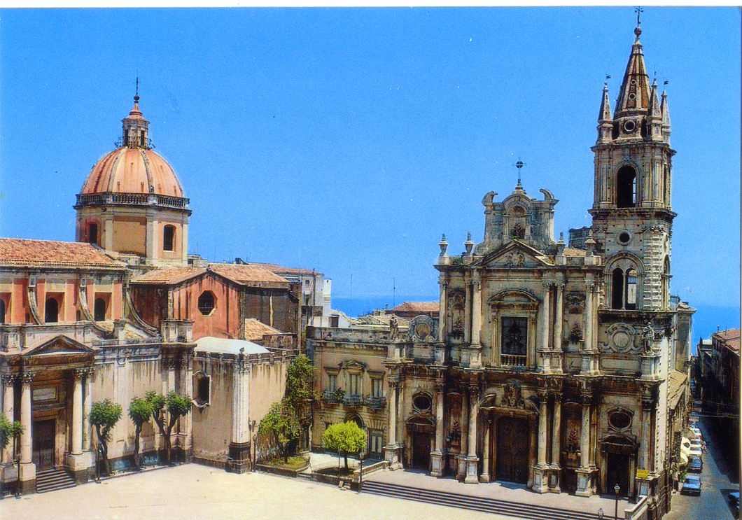 Cartolina Acireale Il Duomo e San Pietro (24843) Kina Italia Anni '80