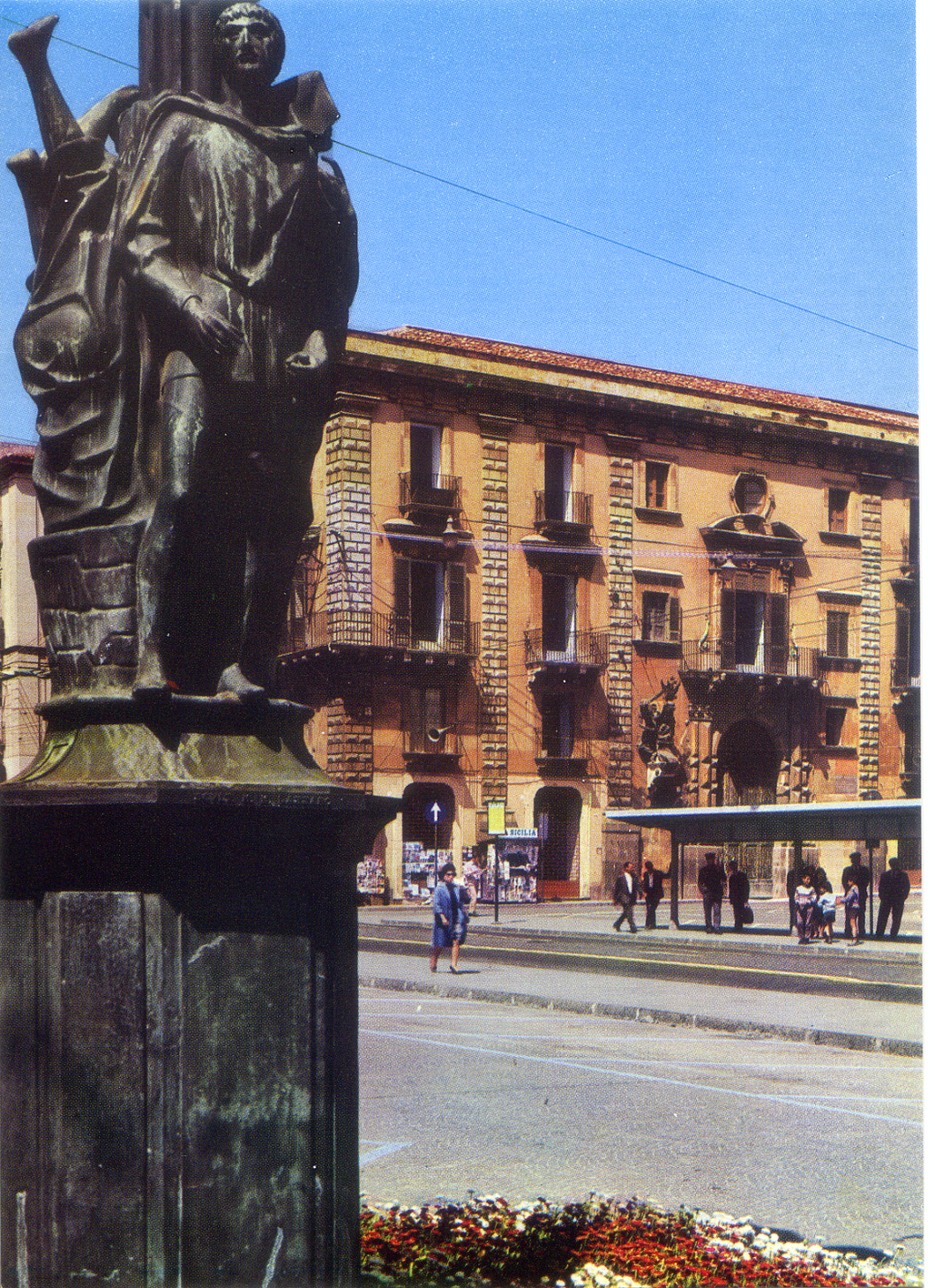 Cartolina Catania Piazza Università Statua della leggenda di Gammazita