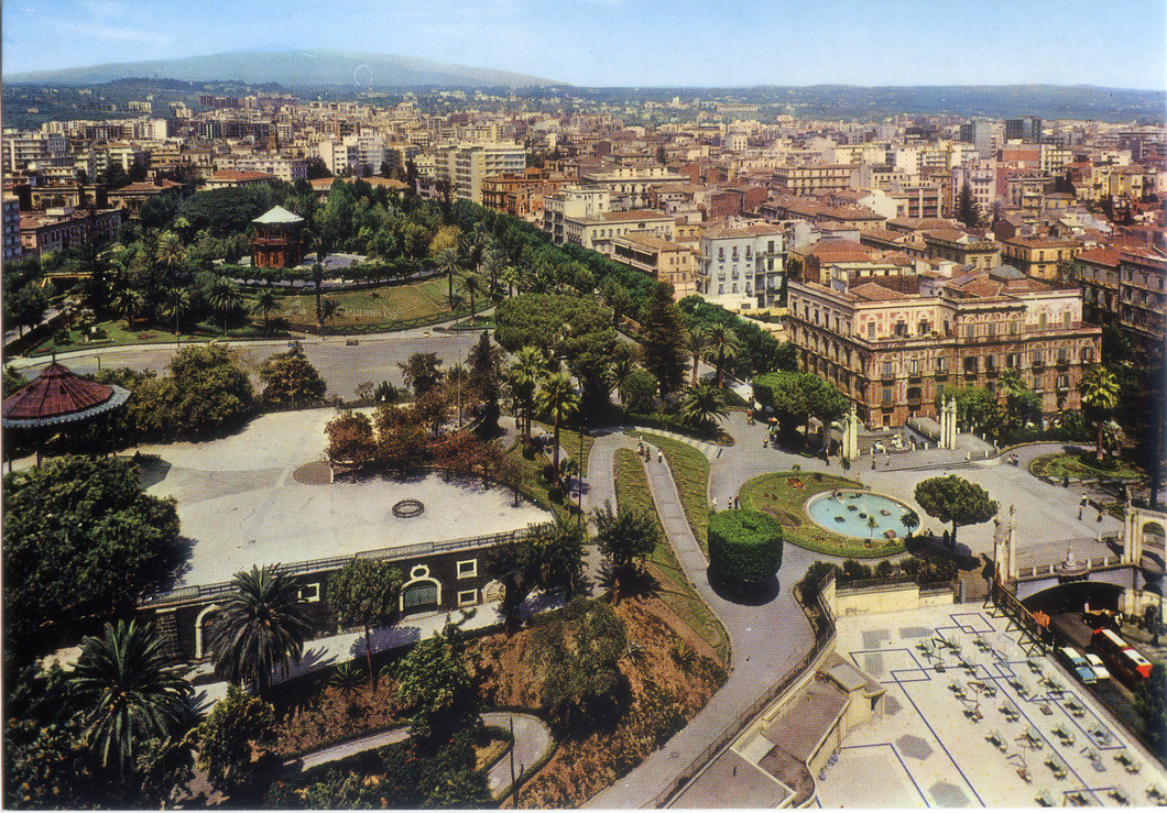 Cartolina Catania Panorama [Villa Bellini e Centro Storico] (08) Kina Italia