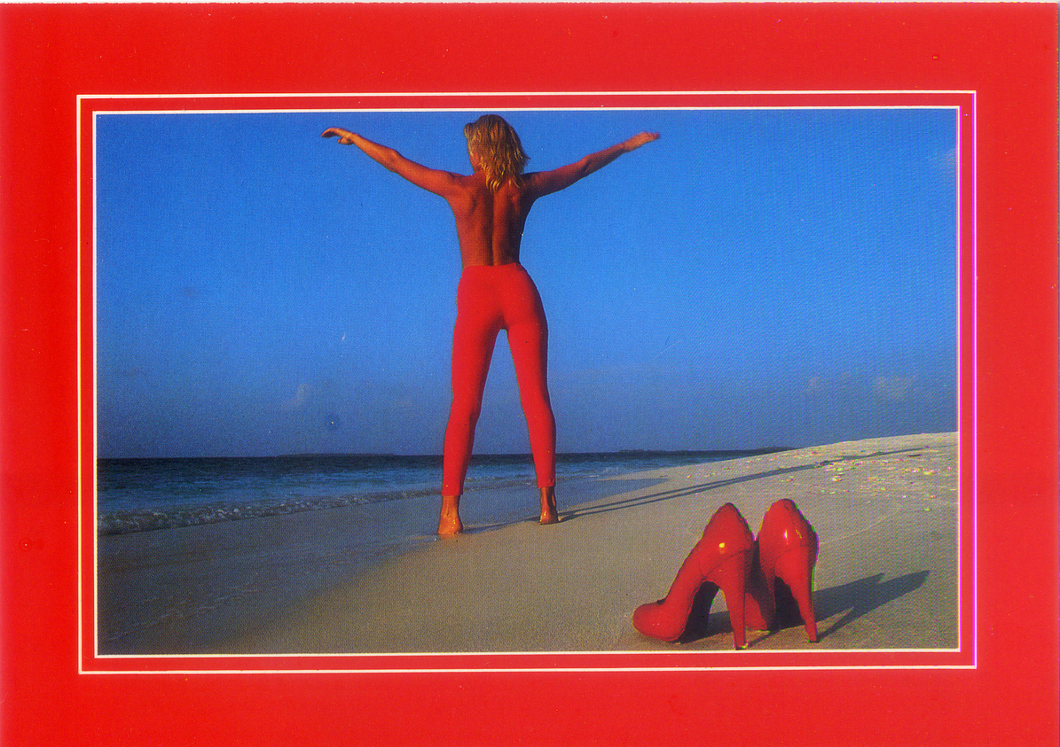 Cartolina Fantasia Italcards (S/36/26) - Ragazza e Scarpe Rosse su Spiaggia