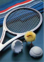 Carica l&#39;immagine nel visualizzatore di Gallery, Cartolina Racchetta Tennis con Pulcino - Italcards Bologna ( 9810195 )