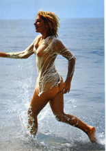 Carica l&#39;immagine nel visualizzatore di Gallery, Cartolina Nudo di Donna che Corre in Mare- Kina Italia F/585 (5)