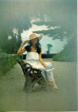 Carica l&#39;immagine nel visualizzatore di Gallery, Cartolina Postcard Donna su sedia 2/1246/F  Garami Milano Anni &#39;80