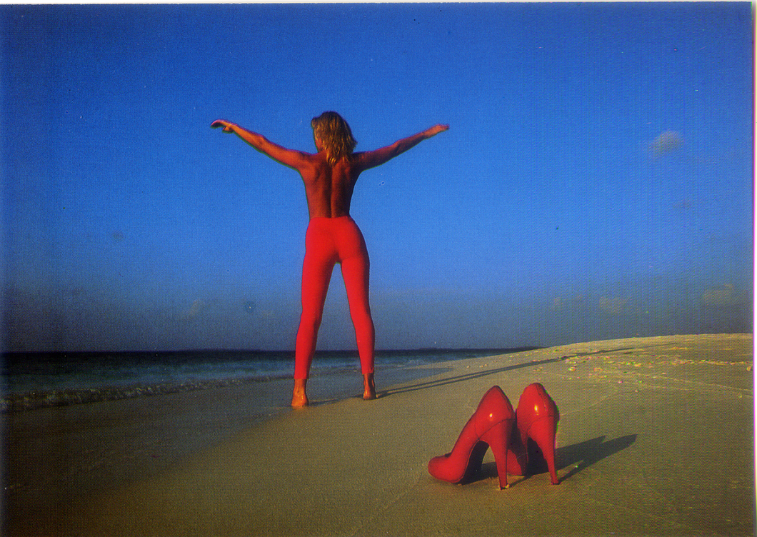 Cartolina Fantasia Italcards (S/110) - Ragazza e Scarpe rosse in Spiaggia