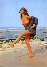 Carica l&#39;immagine nel visualizzatore di Gallery, Cartolina Nudo di Donna in Spiaggia - Kina Italia Milano F/597 (6)